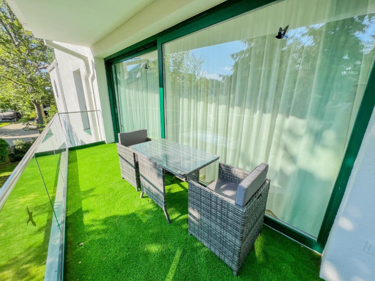 Villa Bauhaus Wellness Apartments 207 - Petiteplage Siófok Eksteriør billede