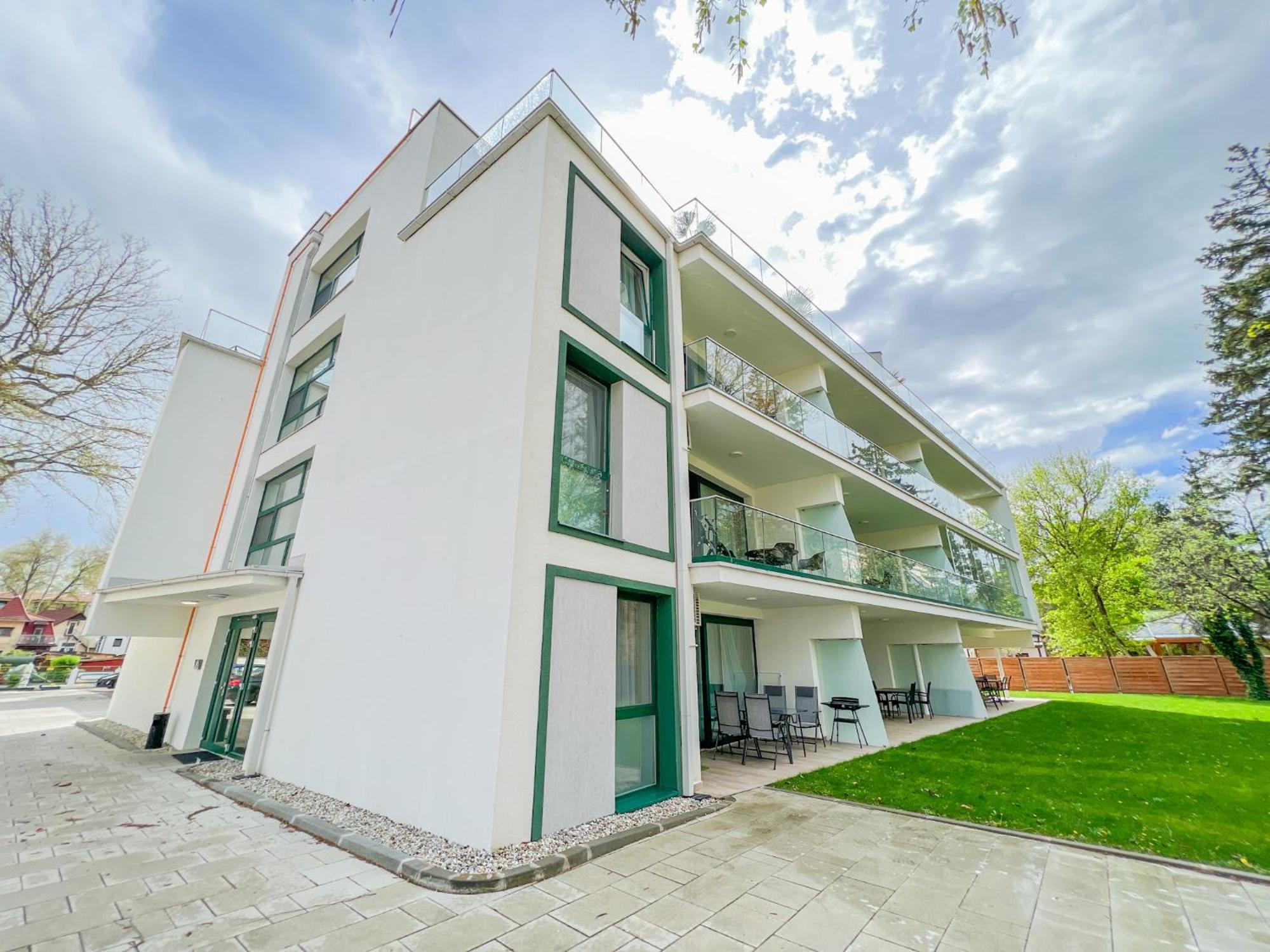 Villa Bauhaus Wellness Apartments 207 - Petiteplage Siófok Eksteriør billede